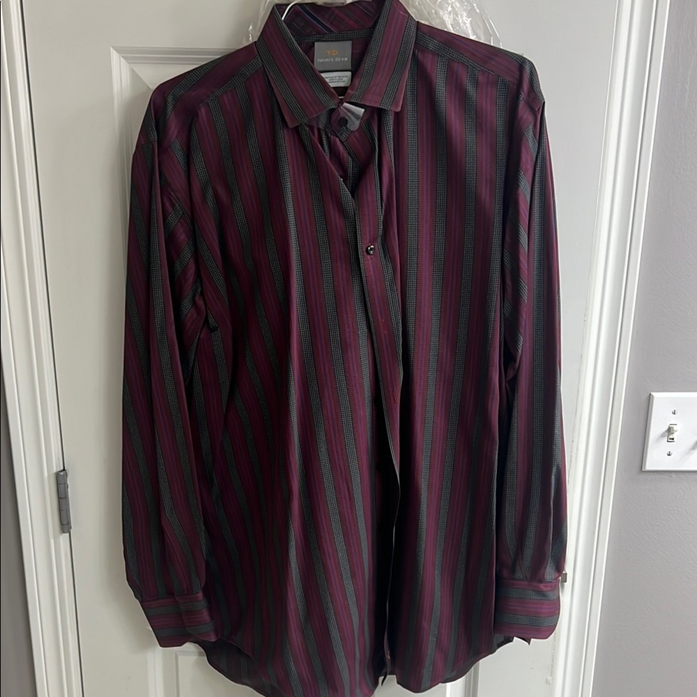 Thomas Dean Red and Gray Casual Button Down Shirt